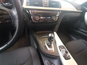 BMW Serie 3 Touring 320d Efficient Dynamics   - Foto 11