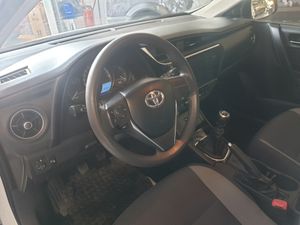 Toyota Auris 1.4 90D Active 5p   - Foto 8