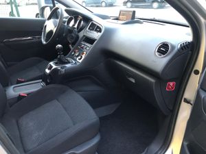 Peugeot 5008 PEUGEOT 5008 1.6 HDI 110 cv   - Foto 18