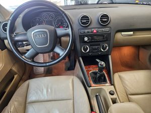 Audi A3 2.0 TDI Attraction - Foto 8