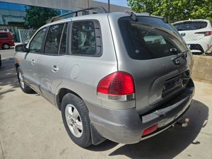 Hyundai Santa Fe 2.0 CRDi VGT Style Aut. - Foto 6