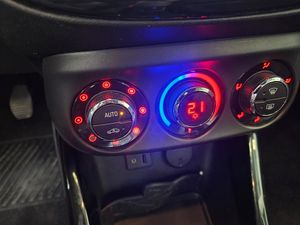 Opel Adam ADAM ROCKS 1.0 ECOTEC Direct Injection Turbo 115 CV - Foto 9