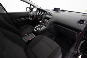 Peugeot 5008 1.6HDI 109 cv 7 PLAZAS   - Foto 23