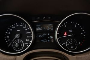 Mercedes Clase GL 420 CDI 4 MATIC 306 cv   - Foto 40