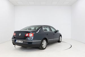 Volkswagen Passat 2.0 TDI 140 cv DSG   - Foto 4