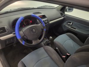 Renault Clio 1.2i 75 CV 16V   - Foto 15