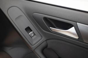 Volkswagen Golf LOUNGE CABRIO 2.0 TDI 110 cv   - Foto 18