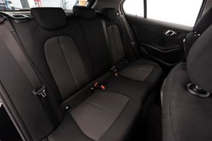 BMW Serie 1 LIM. 116D 1.5 115 cv AT7 E6D   - Foto 17