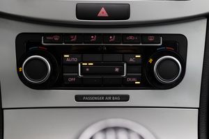 Volkswagen Passat BLUEMOTION 2.0 TDI 140 cv   - Foto 8