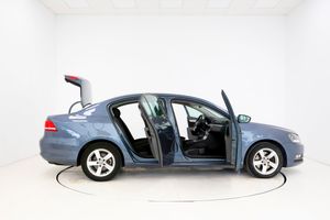 Volkswagen Passat BLUEMOTION 2.0 TDI 140 cv   - Foto 12