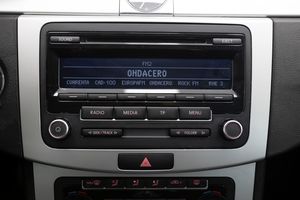 Volkswagen Passat BLUEMOTION 2.0 TDI 140 cv   - Foto 9