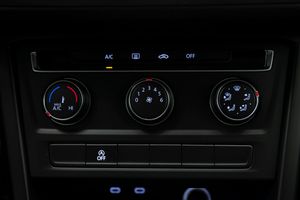 Volkswagen Touran 2.0 TDI  122 cv   - Foto 19