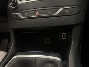Peugeot 308 5p Style BlueHDi 130 S&S BERLINA CON PORTÓN  - Foto 25