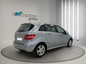 Mercedes Clase B 118   - Foto 4