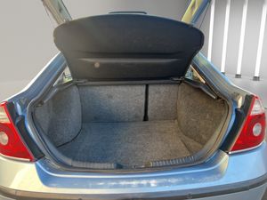 Ford Mondeo 2.0 TDCi Ghia  - Foto 21