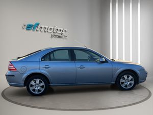 Ford Mondeo 2.0 TDCi Ghia  - Foto 8