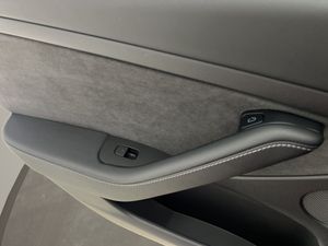 Tesla Model 3 Gran Autonomía AWD  - Foto 16