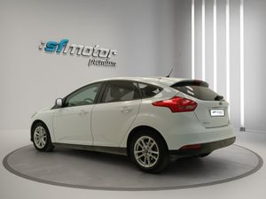 Ford Focus 1.6 TDCi 115cv Trend  - Foto 5