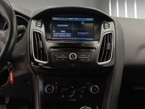 Ford Focus 1.6 TDCi 115cv Trend  - Foto 17