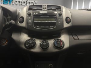 Toyota Rav4 2.2 D-4D Active 4x2  - Foto 18