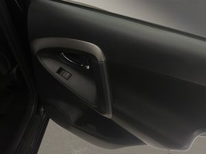 Toyota Rav4 2.2 D-4D Active 4x2  - Foto 19