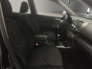 Toyota Rav4 2.2 D-4D Active 4x2  - Foto 20