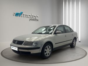 Volkswagen Passat 1.9 TDI COMFORTLINE  - Foto 2