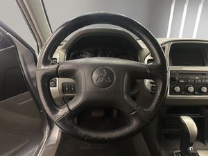 Mitsubishi Montero 3.2 DID All-Four  - Foto 10