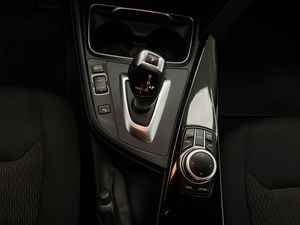 BMW Serie 3 318dA Business  - Foto 24