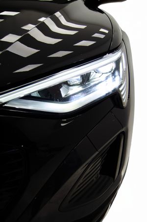 Audi Q8 e-tron S line 55 quattro  - Foto 11