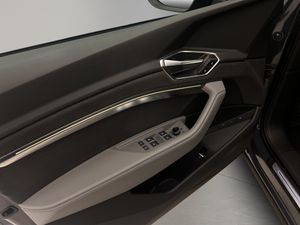 Audi Q8 e-tron S line 55 quattro  - Foto 15