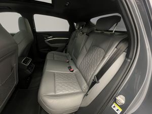 Audi Q8 e-tron S line 55 quattro  - Foto 16