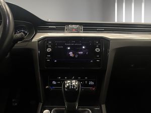 Volkswagen Passat Business 2.0 TDI 110kW (150CV)  - Foto 15