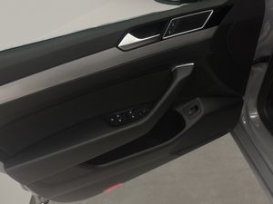 Volkswagen Passat Business 2.0 TDI 110kW (150CV)  - Foto 12