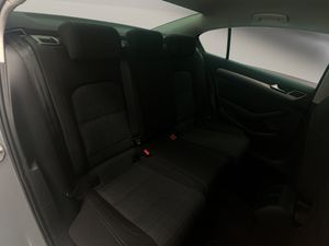 Volkswagen Passat Business 2.0 TDI 110kW (150CV)  - Foto 18