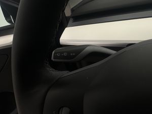 Tesla Model Y Gran Autonomía 4WD  - Foto 23