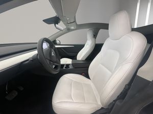 Tesla Model Y Gran Autonomía 4WD  - Foto 10