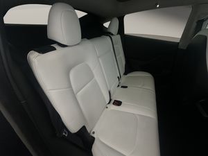 Tesla Model Y Gran Autonomía 4WD  - Foto 19