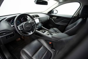 Jaguar F-Pace 2.0L i4D 132kW Prestige Auto  - Foto 38