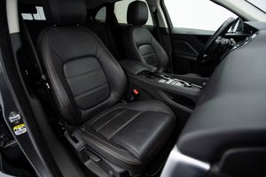 Jaguar F-Pace 2.0L i4D 132kW Prestige Auto  - Foto 34