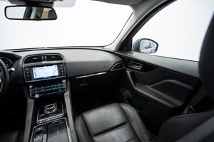 Jaguar F-Pace 2.0L i4D 132kW Prestige Auto  - Foto 27