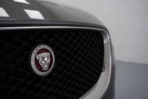 Jaguar F-Pace 2.0L i4D 132kW Prestige Auto  - Foto 14