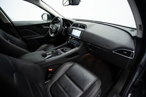 Jaguar F-Pace 2.0L i4D 132kW Prestige Auto  - Foto 33
