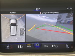 Volkswagen Touareg Hybrid 3.0 TSI 380 CV Tiptronic 8 vel.  - Foto 42