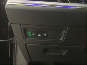 Volkswagen Touareg Hybrid 3.0 TSI 380 CV Tiptronic 8 vel.  - Foto 31