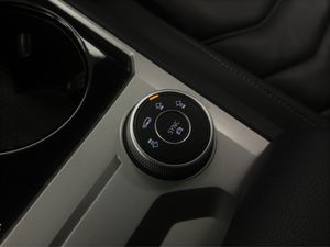 Volkswagen Touareg Hybrid 3.0 TSI 380 CV Tiptronic 8 vel.  - Foto 28