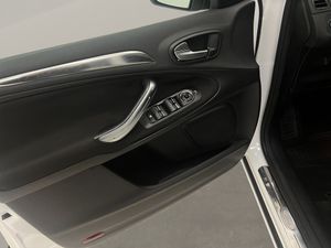 Ford S Max 2.0 TDCi 140cv Trend Auto  - Foto 13