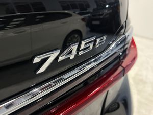 BMW Serie 7 745e  - Foto 41