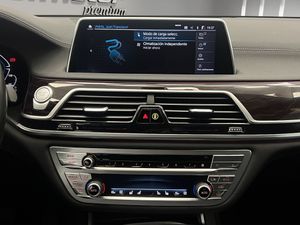 BMW Serie 7 745e  - Foto 17