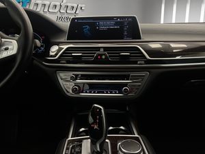 BMW Serie 7 745e  - Foto 16